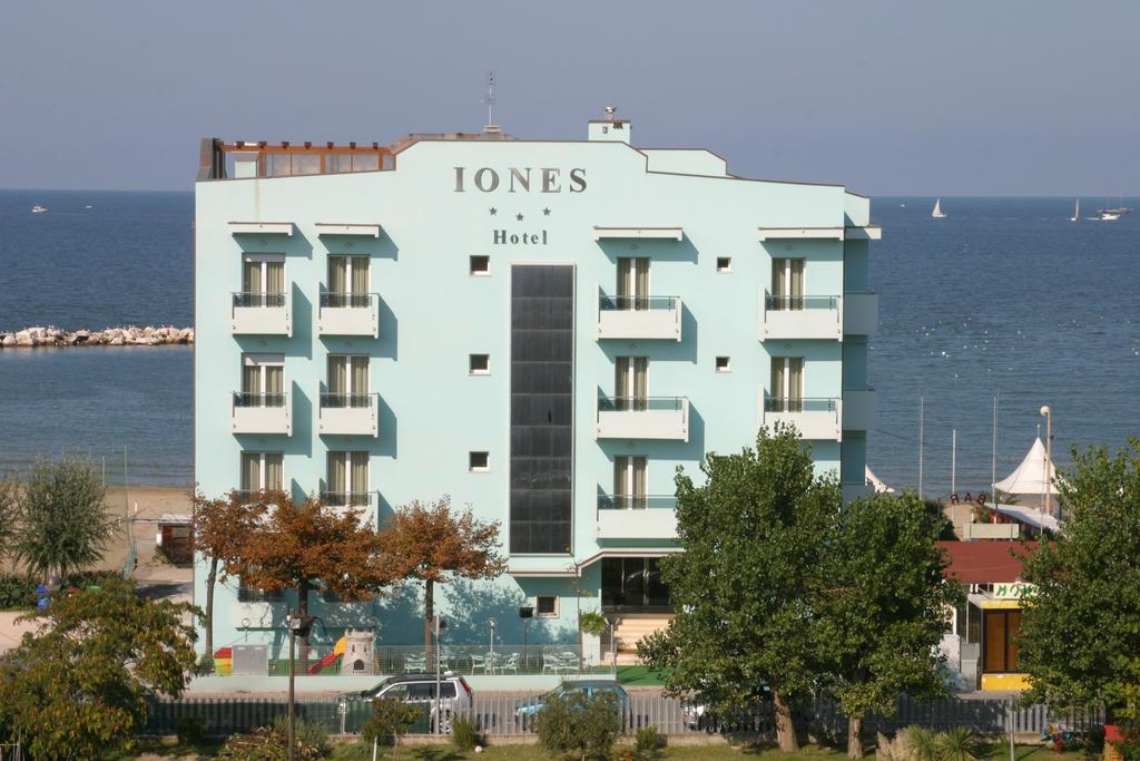 Hotel Iones Римини Экстерьер фото